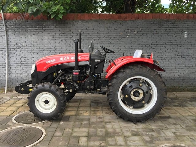 新東方404E中型輪式拖拉機